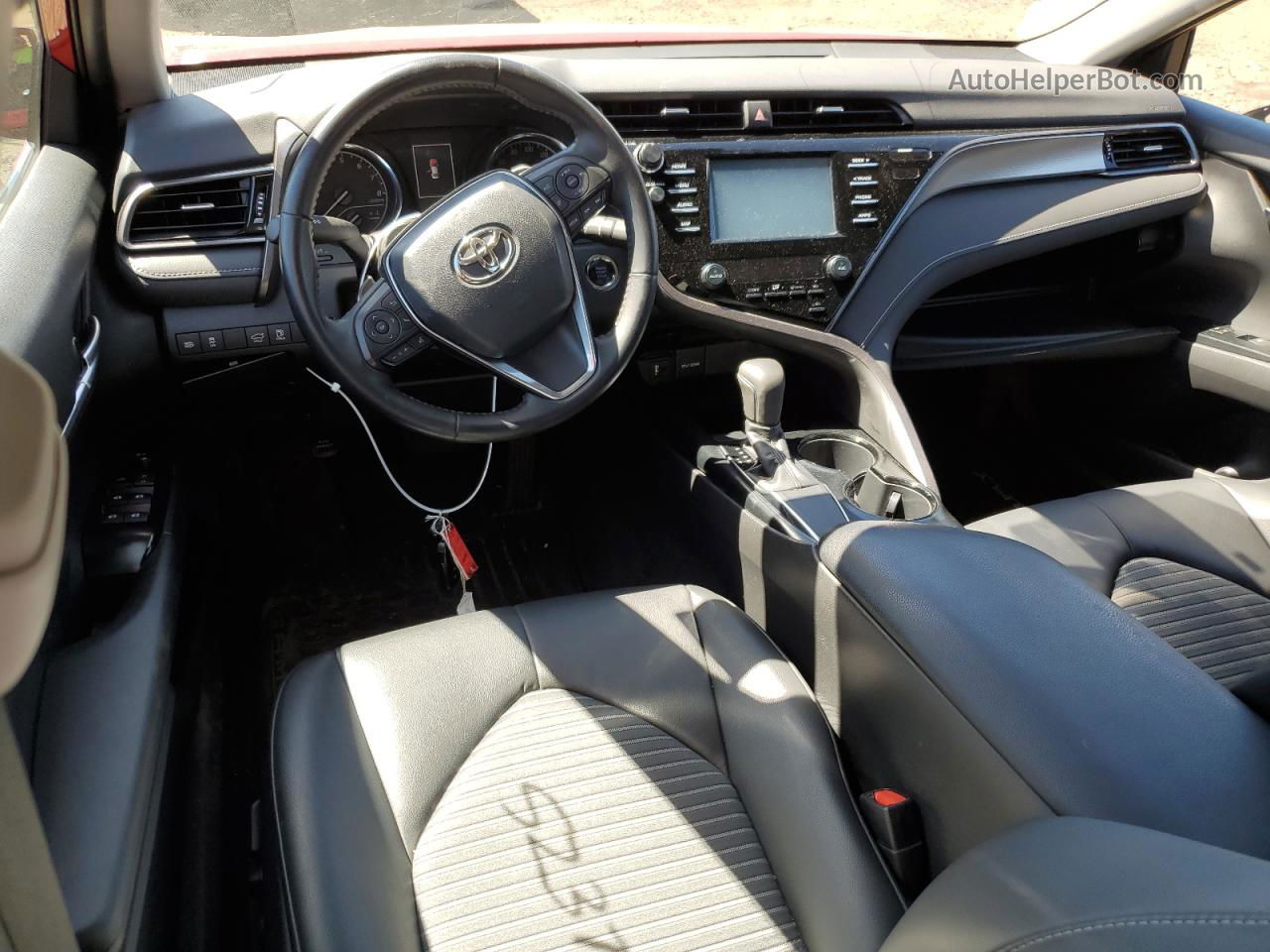 2019 Toyota Camry L Красный vin: 4T1B11HK4KU241374