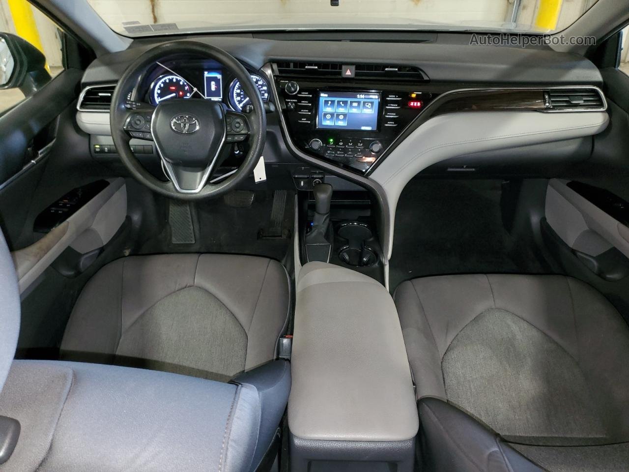 2019 Toyota Camry L Silver vin: 4T1B11HK4KU733595
