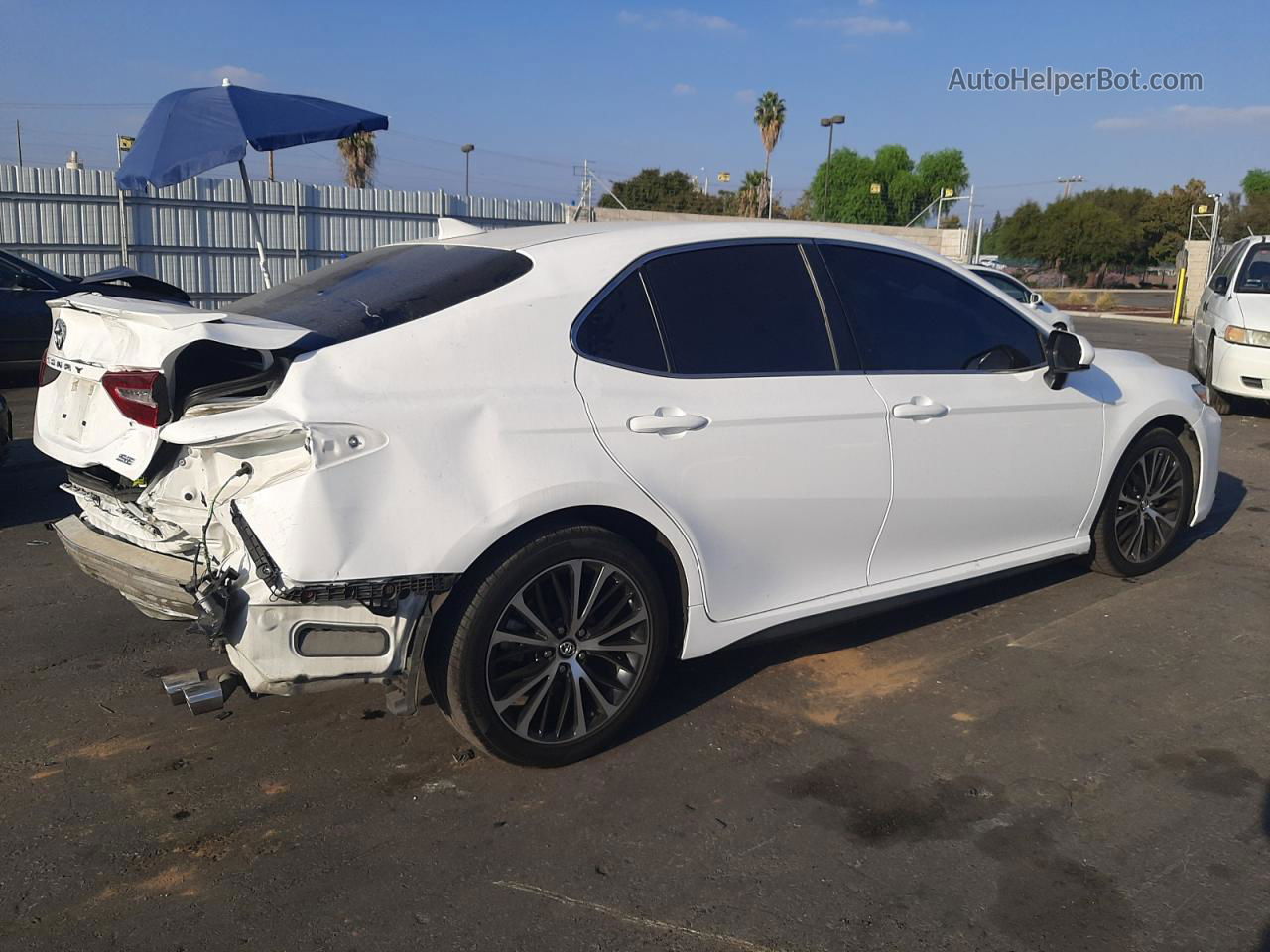 2019 Toyota Camry L White vin: 4T1B11HK4KU756603