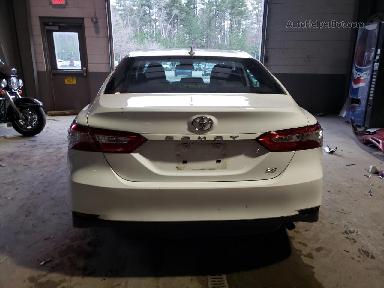 2019 Toyota Camry L White vin: 4T1B11HK4KU814306