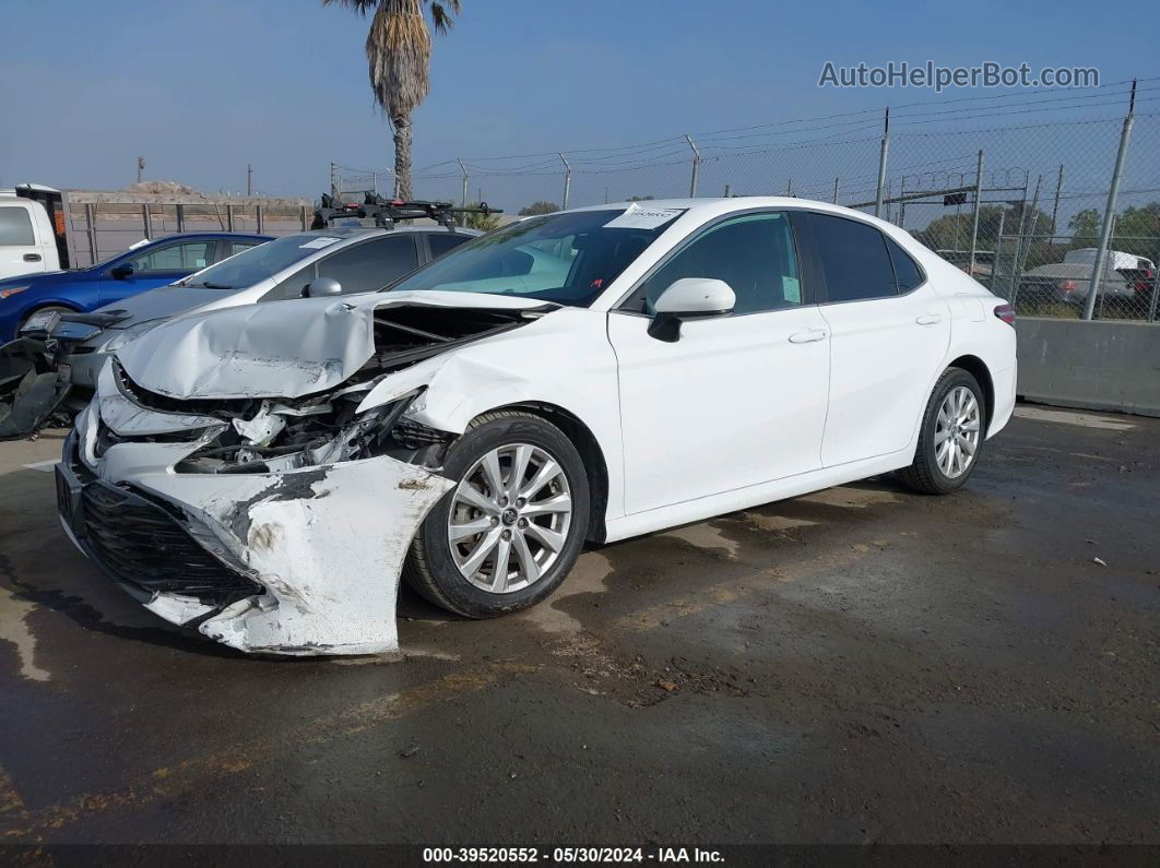 2019 Toyota Camry Le White vin: 4T1B11HK5KU192072