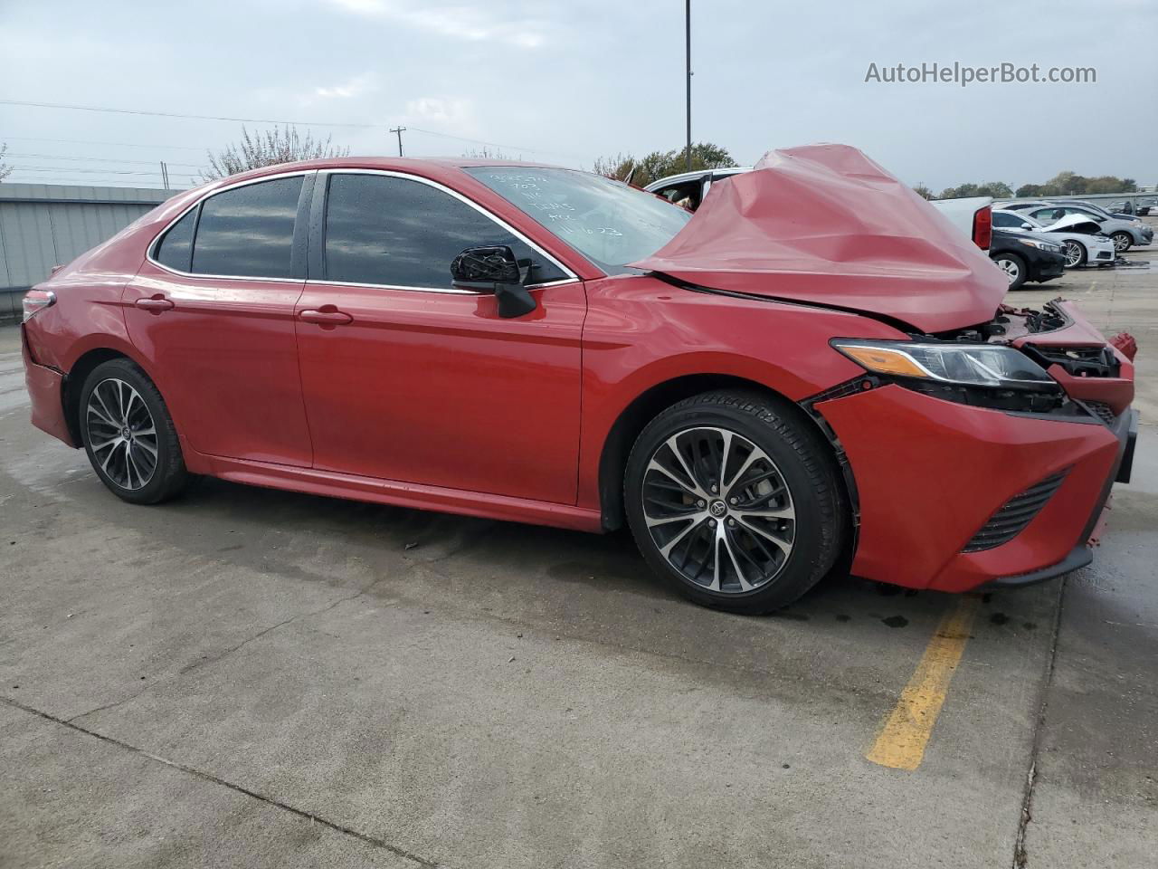 2019 Toyota Camry L Red vin: 4T1B11HK5KU231632