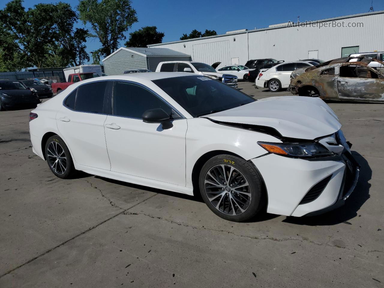 2019 Toyota Camry L White vin: 4T1B11HK5KU695293