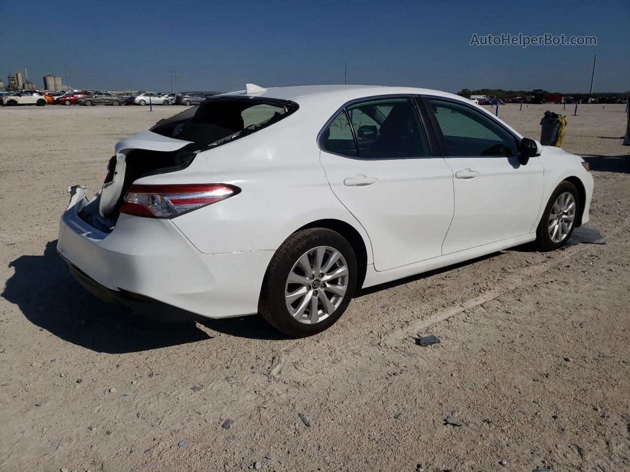 2019 Toyota Camry L White vin: 4T1B11HK5KU731029