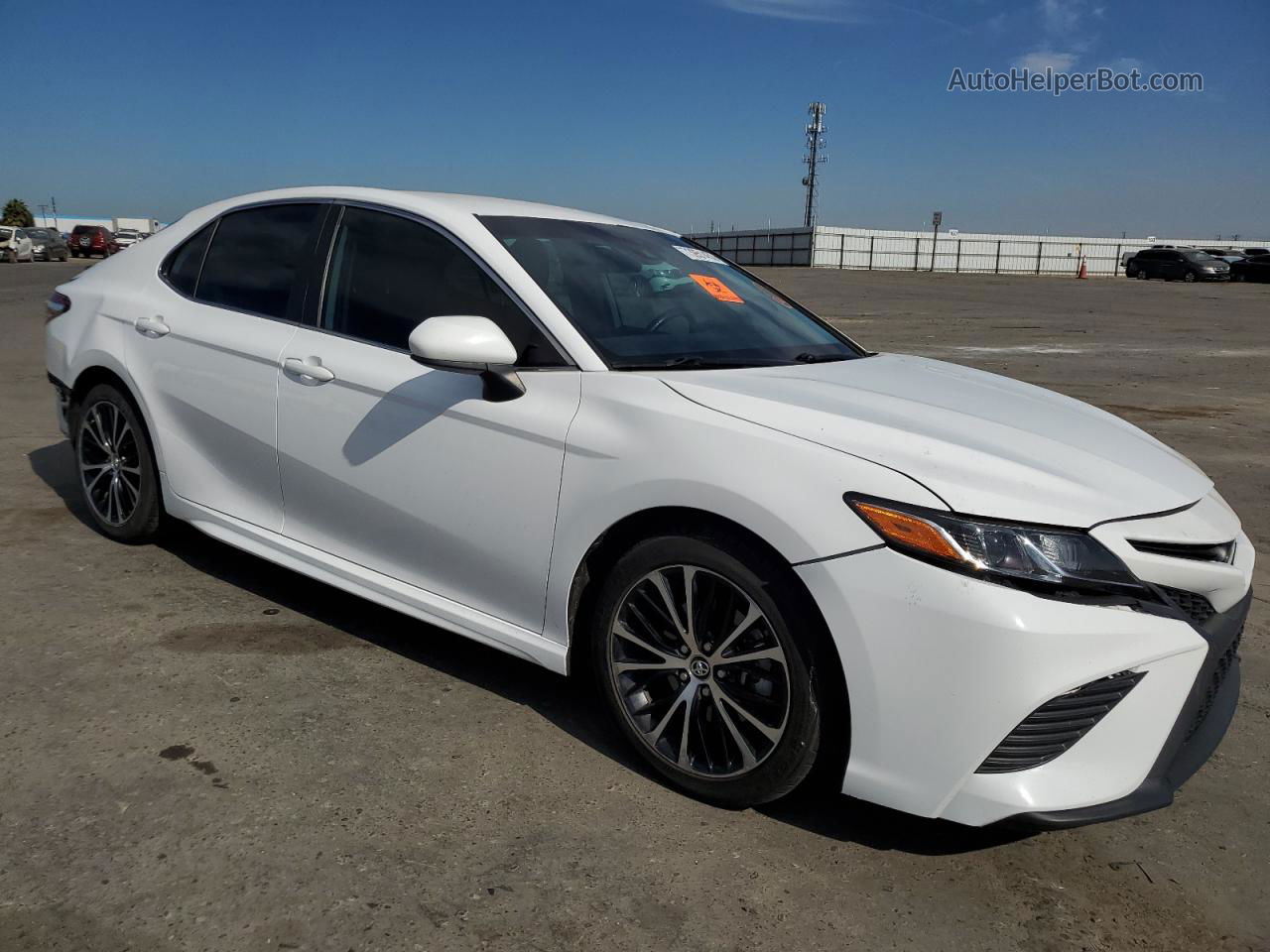 2019 Toyota Camry L White vin: 4T1B11HK5KU734657