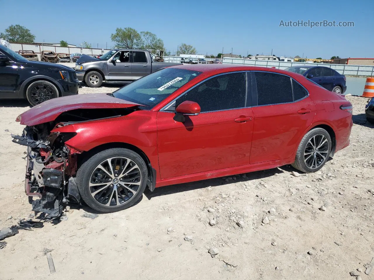 2019 Toyota Camry L Red vin: 4T1B11HK6KU161607