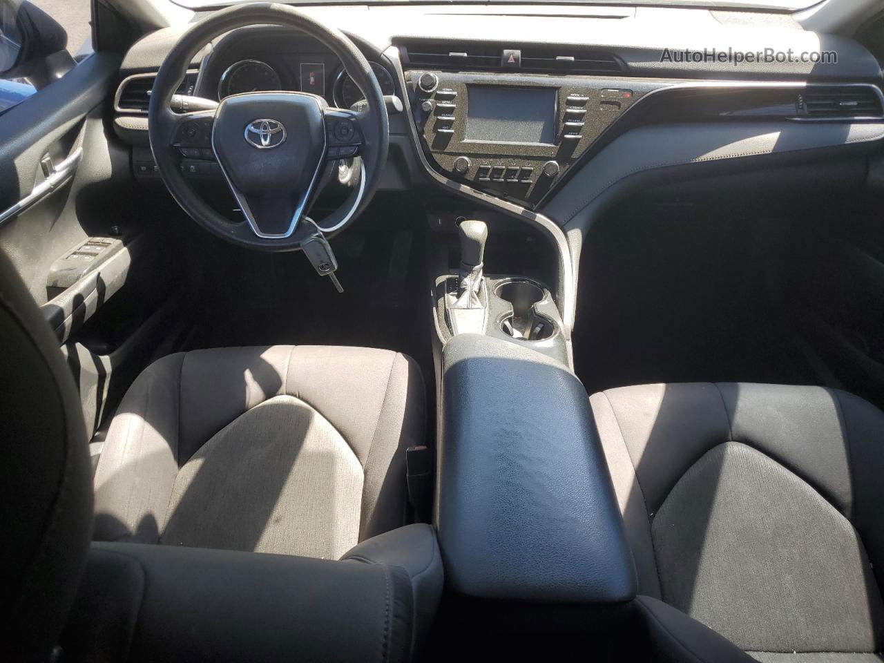 2019 Toyota Camry L Серебряный vin: 4T1B11HK6KU258659