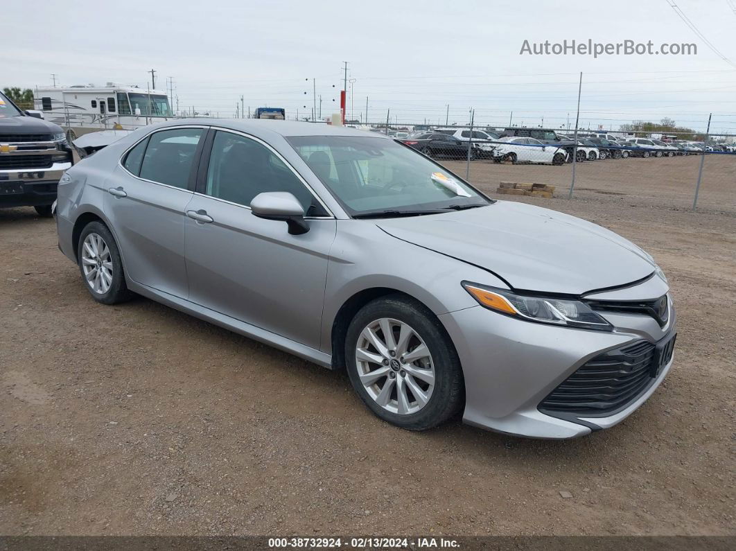 2019 Toyota Camry Le Silver vin: 4T1B11HK6KU689180