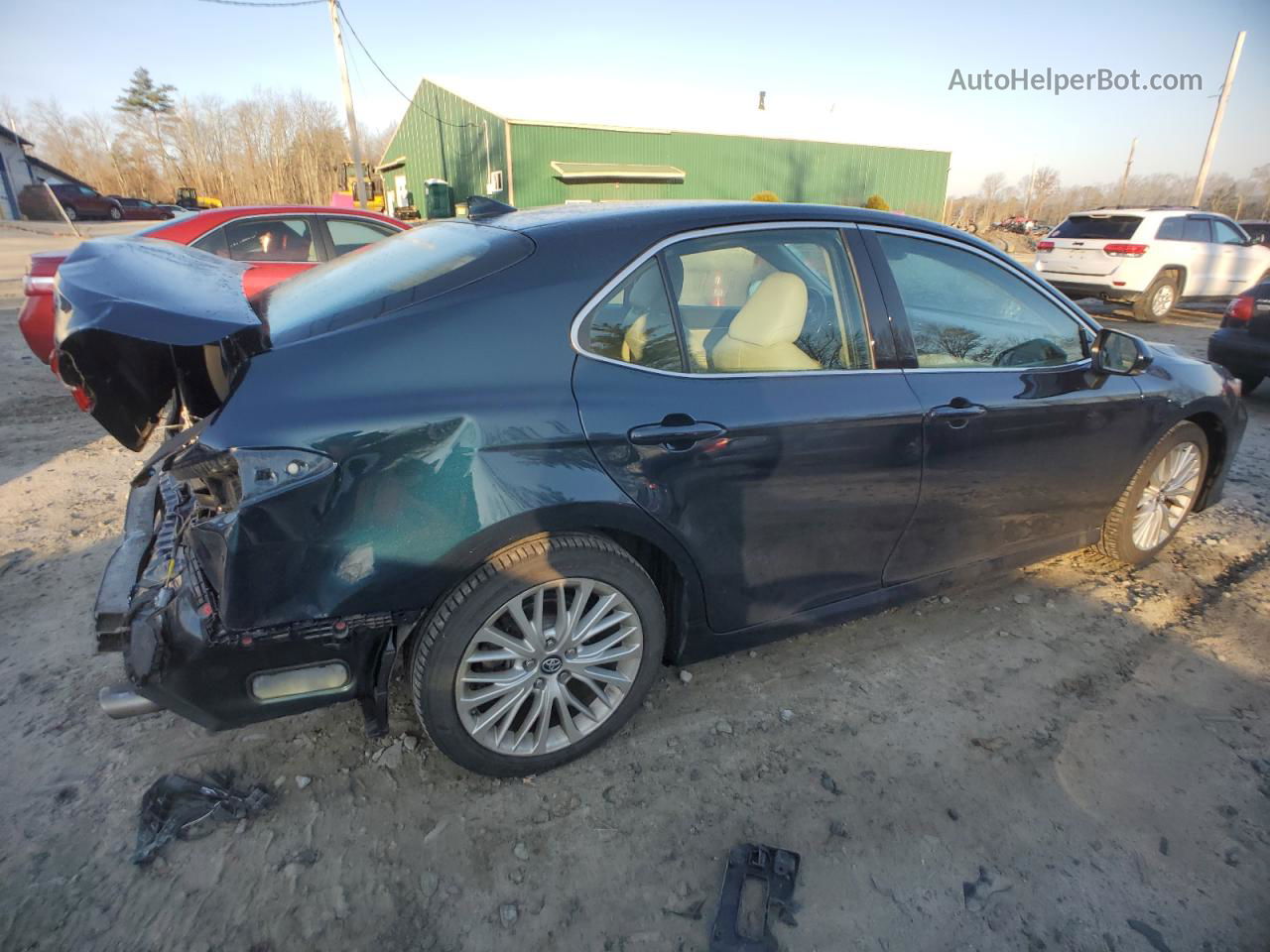 2019 Toyota Camry L Green vin: 4T1B11HK6KU733985