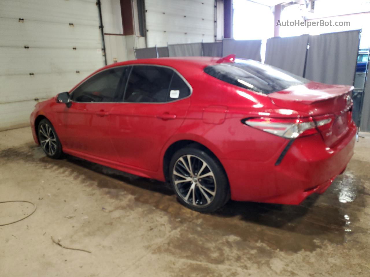 2019 Toyota Camry L Red vin: 4T1B11HK7KU163267