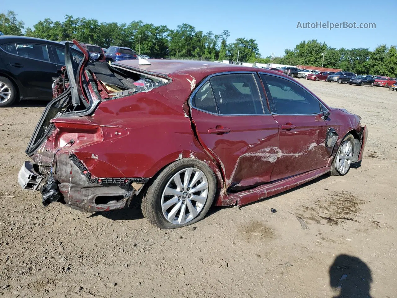 2019 Toyota Camry L Red vin: 4T1B11HK7KU699037