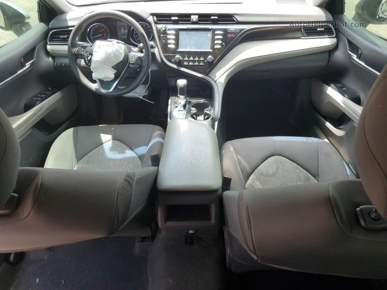 2019 Toyota Camry L Серебряный vin: 4T1B11HK8KU718999