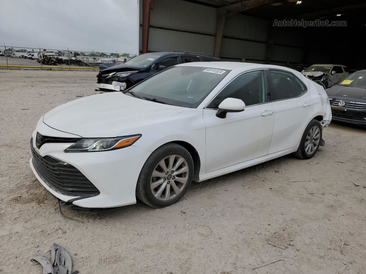 2019 Toyota Camry L White vin: 4T1B11HK8KU743868