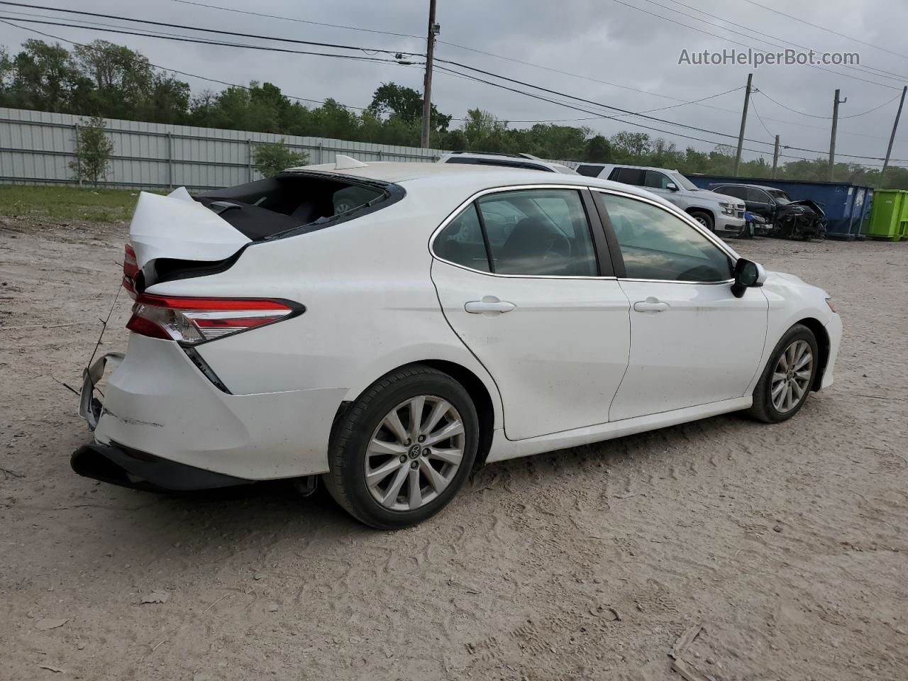 2019 Toyota Camry L White vin: 4T1B11HK8KU743868