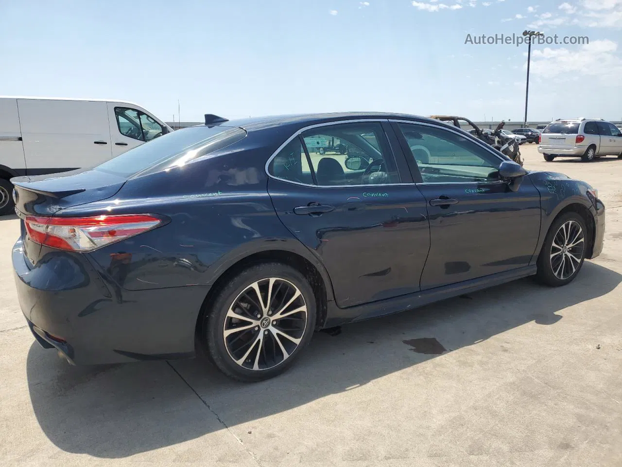 2019 Toyota Camry L Blue vin: 4T1B11HK8KU755339