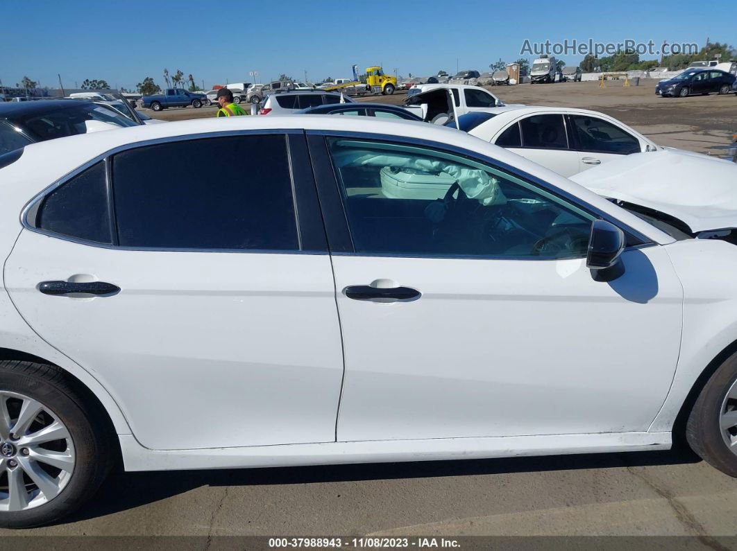 2019 Toyota Camry Le White vin: 4T1B11HK8KU772092