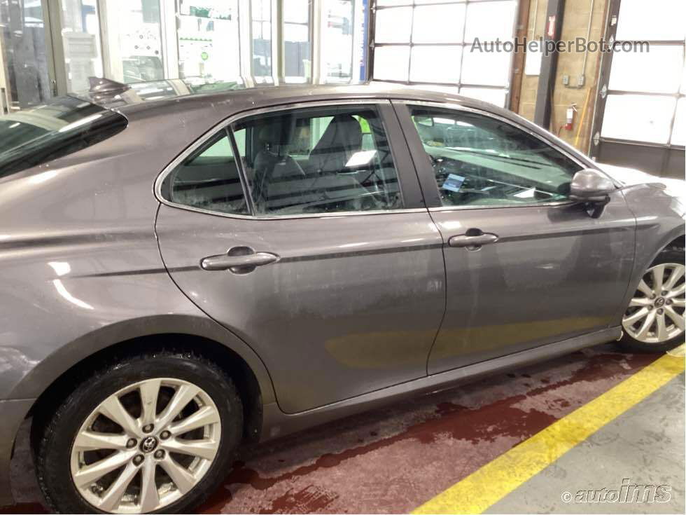 2019 Toyota Camry Le vin: 4T1B11HK9KU769458