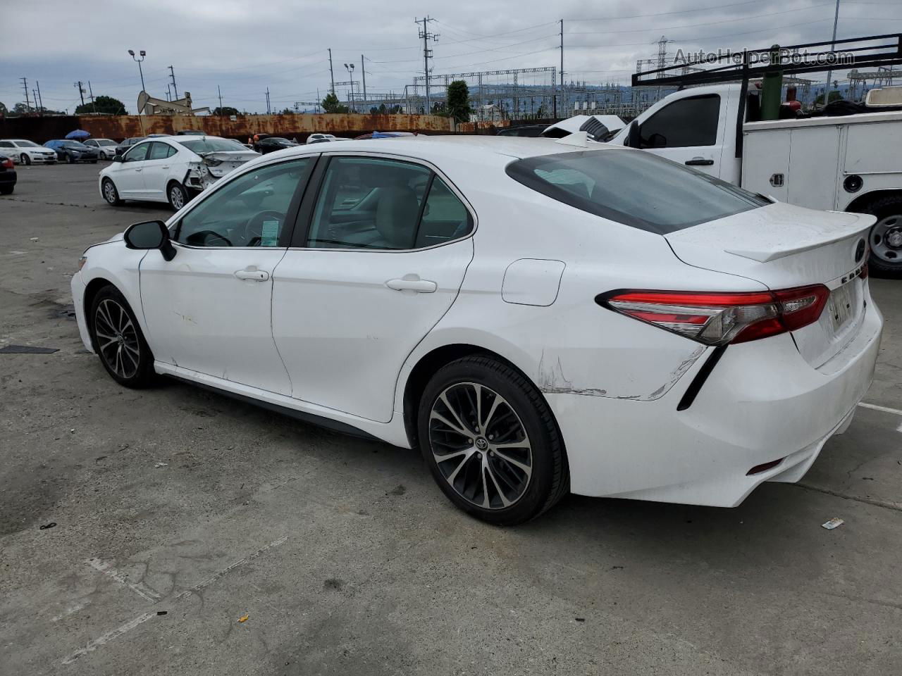 2019 Toyota Camry L White vin: 4T1B11HK9KU810591