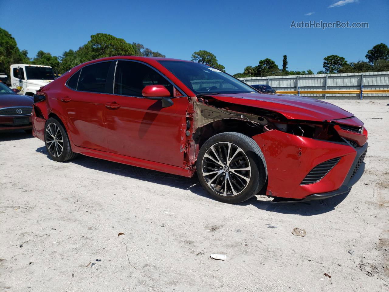 2019 Toyota Camry L Red vin: 4T1B11HKXKU175672