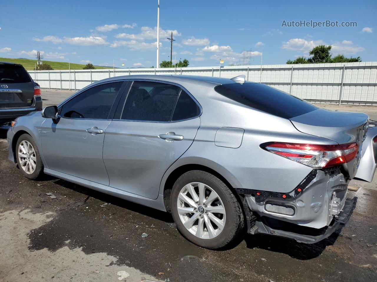 2019 Toyota Camry L Silver vin: 4T1B11HKXKU232873