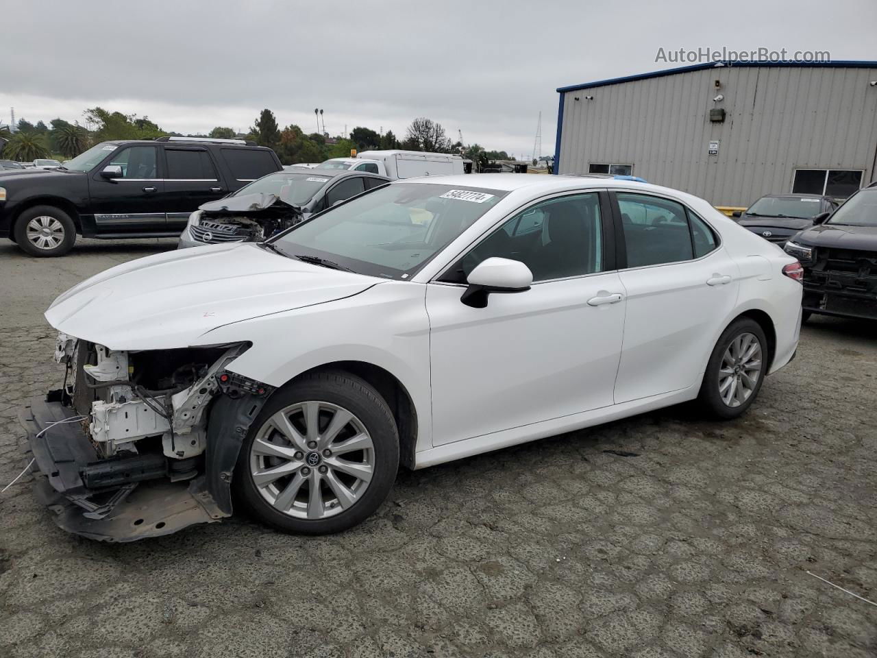 2019 Toyota Camry L White vin: 4T1B11HKXKU239855