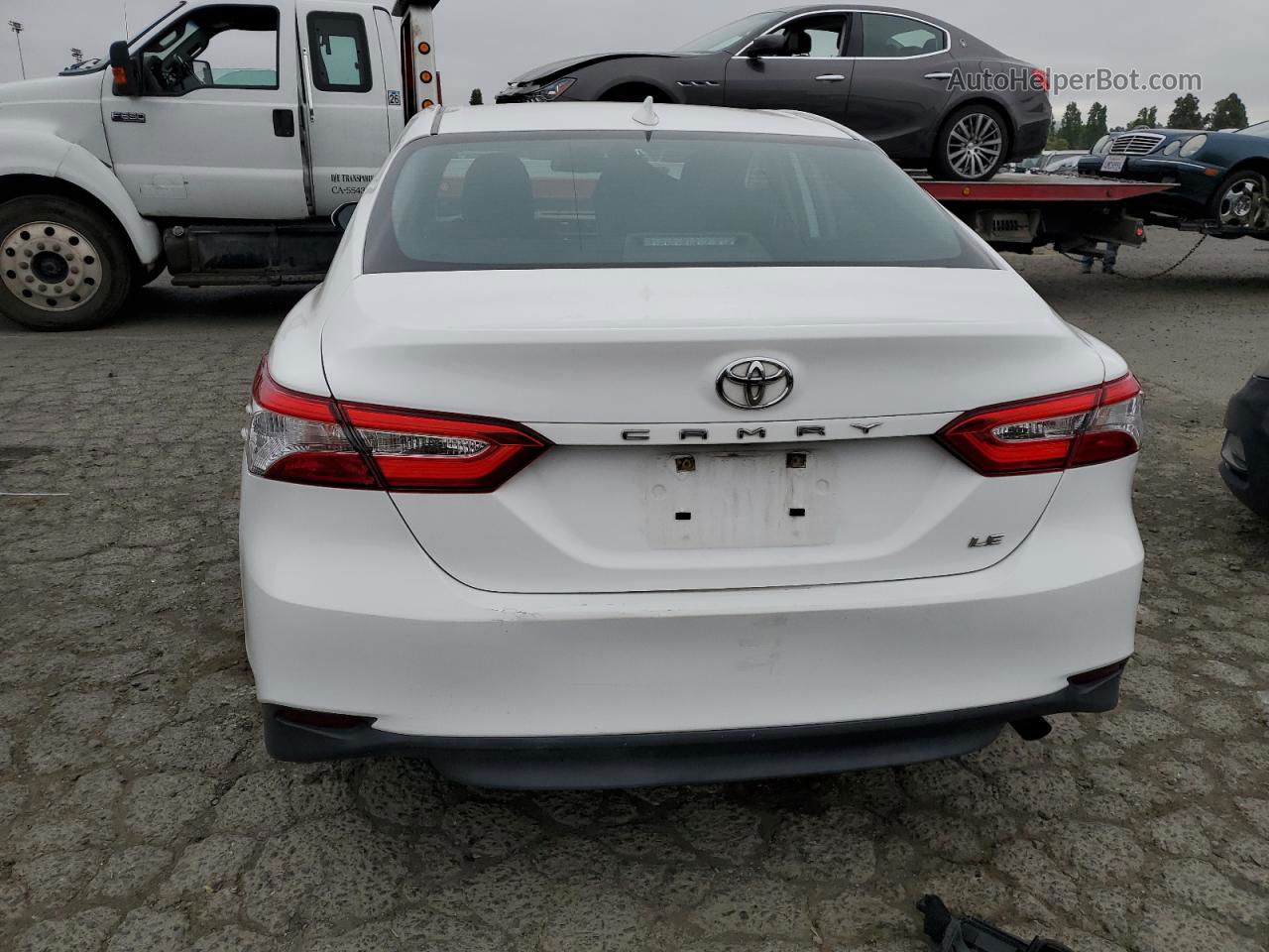 2019 Toyota Camry L White vin: 4T1B11HKXKU239855