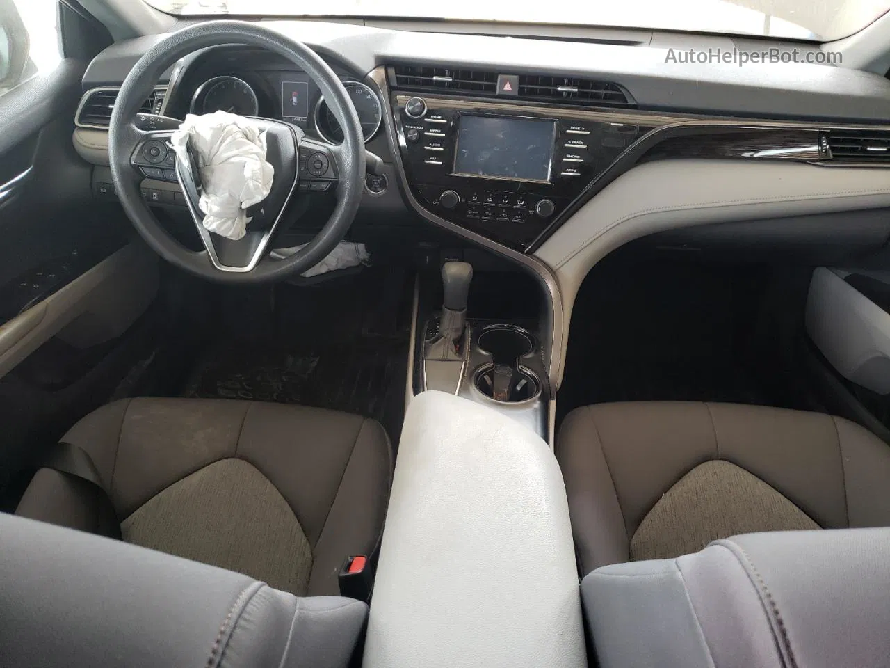 2019 Toyota Camry L Серебряный vin: 4T1B11HKXKU738087