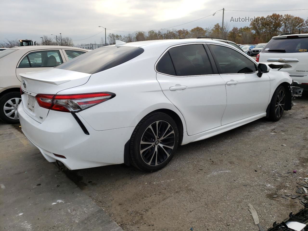 2019 Toyota Camry L Белый vin: 4T1B11HKXKU743032