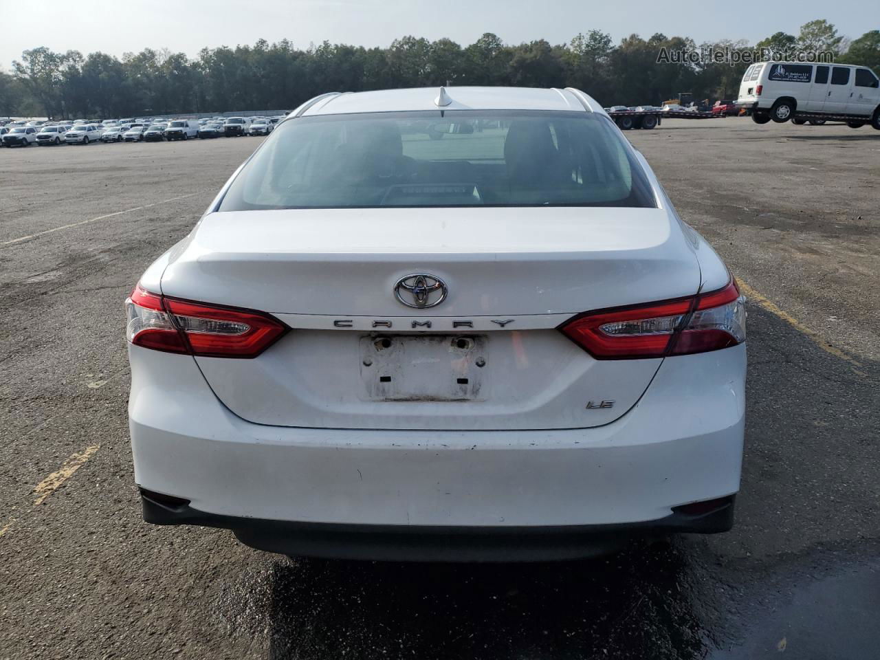 2019 Toyota Camry L White vin: 4T1B11HKXKU743192