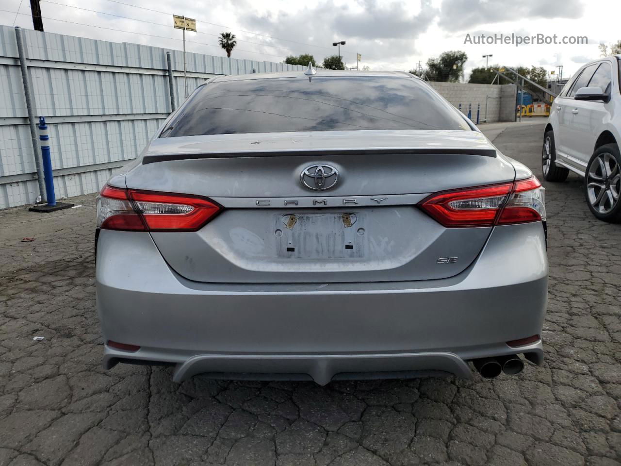 2019 Toyota Camry L Silver vin: 4T1B11HKXKU816481