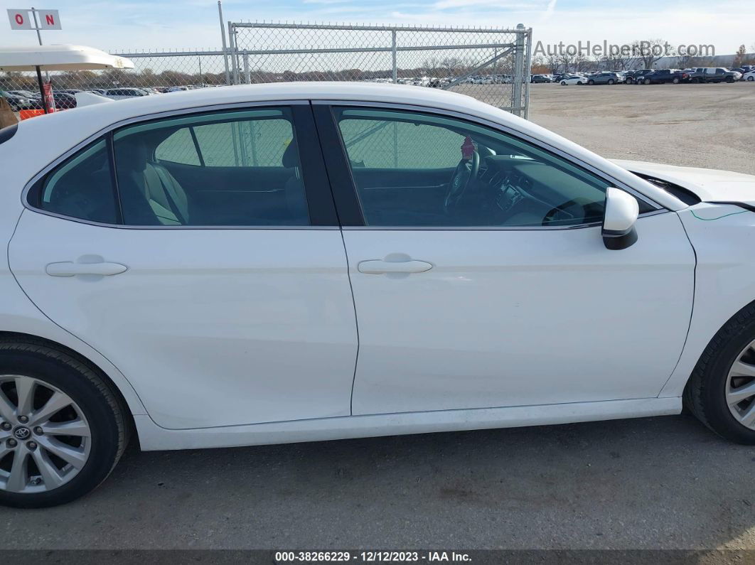 2019 Toyota Camry Le White vin: 4T1B11HKXKU818599