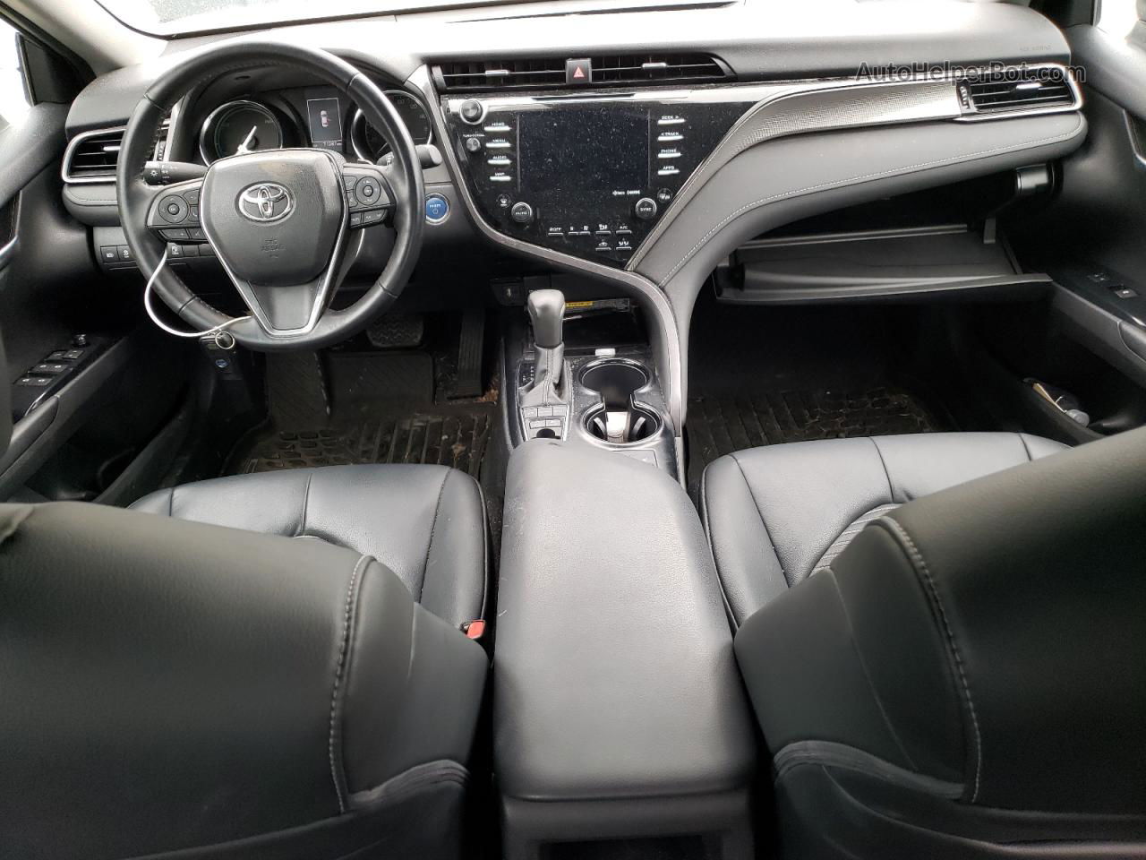 2019 Toyota Camry Hybrid Silver vin: 4T1B21HK7KU511789