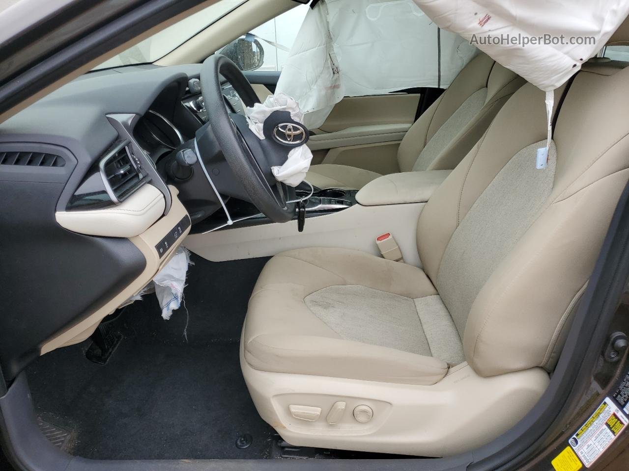 2019 Toyota Camry Le Gray vin: 4T1B31HK6KU516365