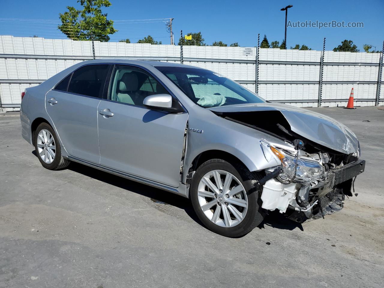 2014 Toyota Camry Hybrid Серебряный vin: 4T1BD1FK2EU110068