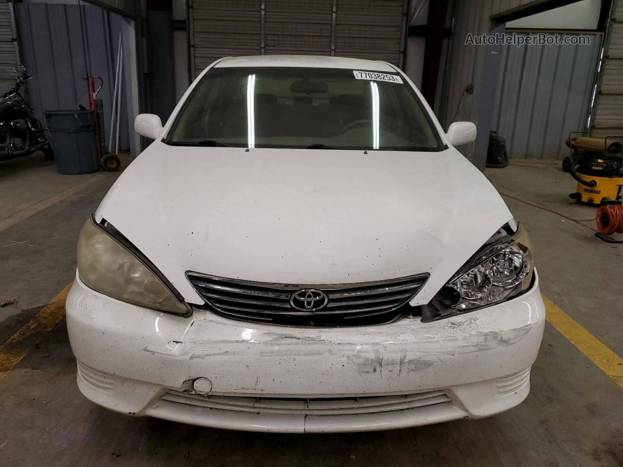 2005 Toyota Camry Le White vin: 4T1BE30K05U552526