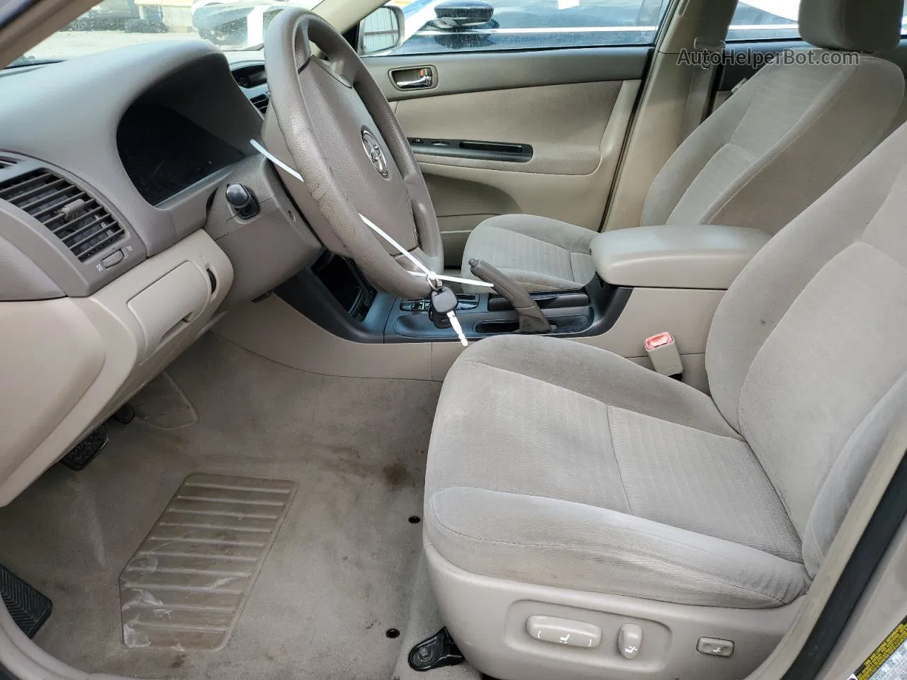 2005 Toyota Camry Le Gold vin: 4T1BE30K65U611868