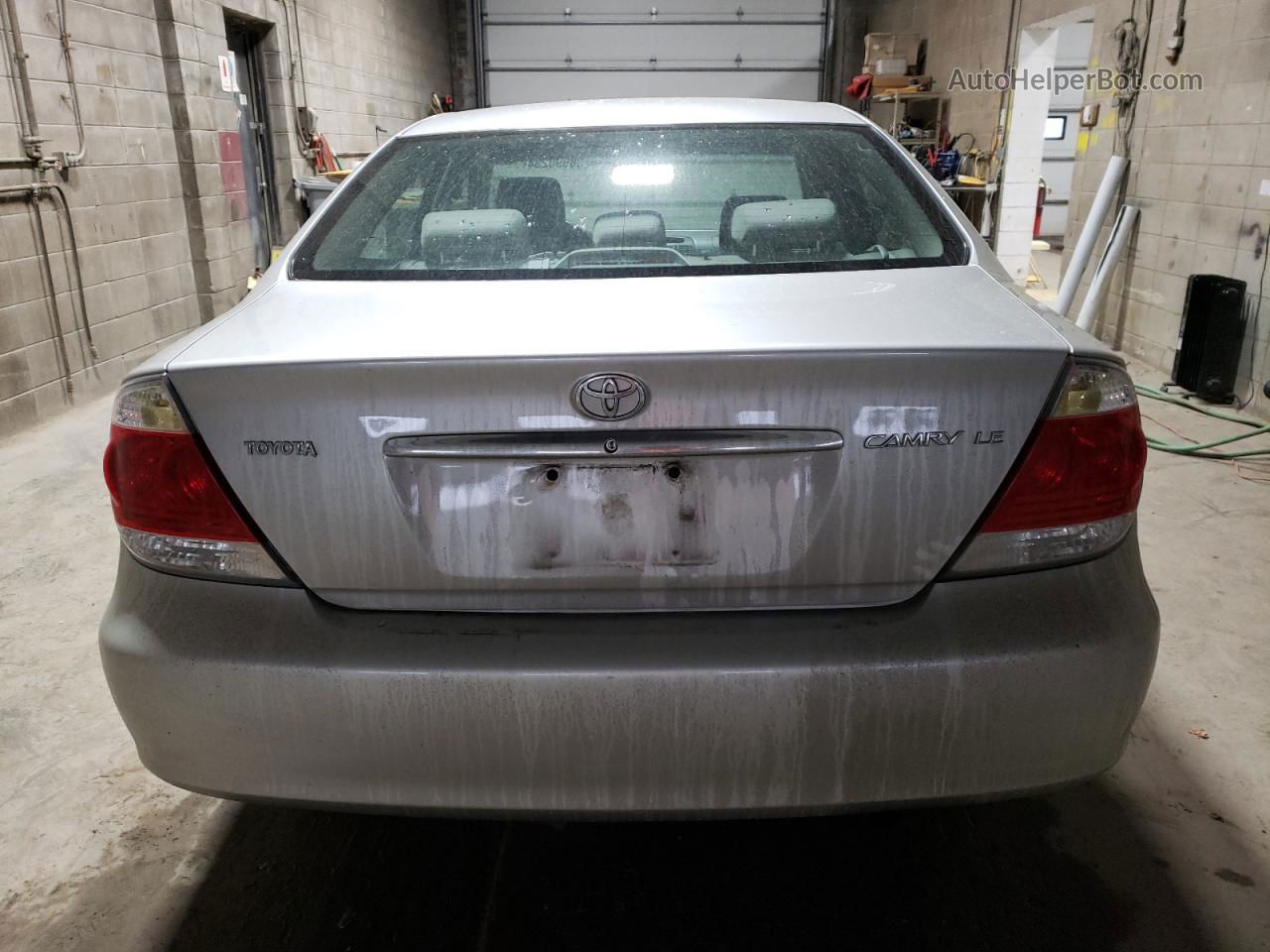 2005 Toyota Camry Le Silver vin: 4T1BE30K75U510726