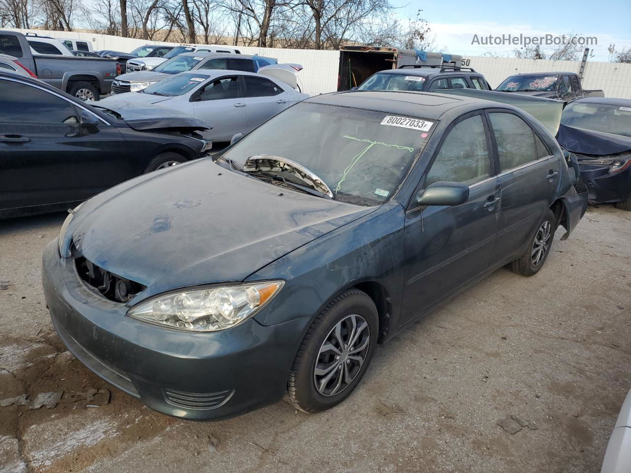 2005 Toyota Camry Le Green vin: 4T1BE30K85U051920