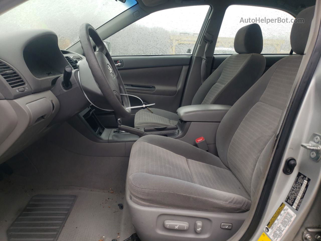 2005 Toyota Camry Le Silver vin: 4T1BE30K95U562925