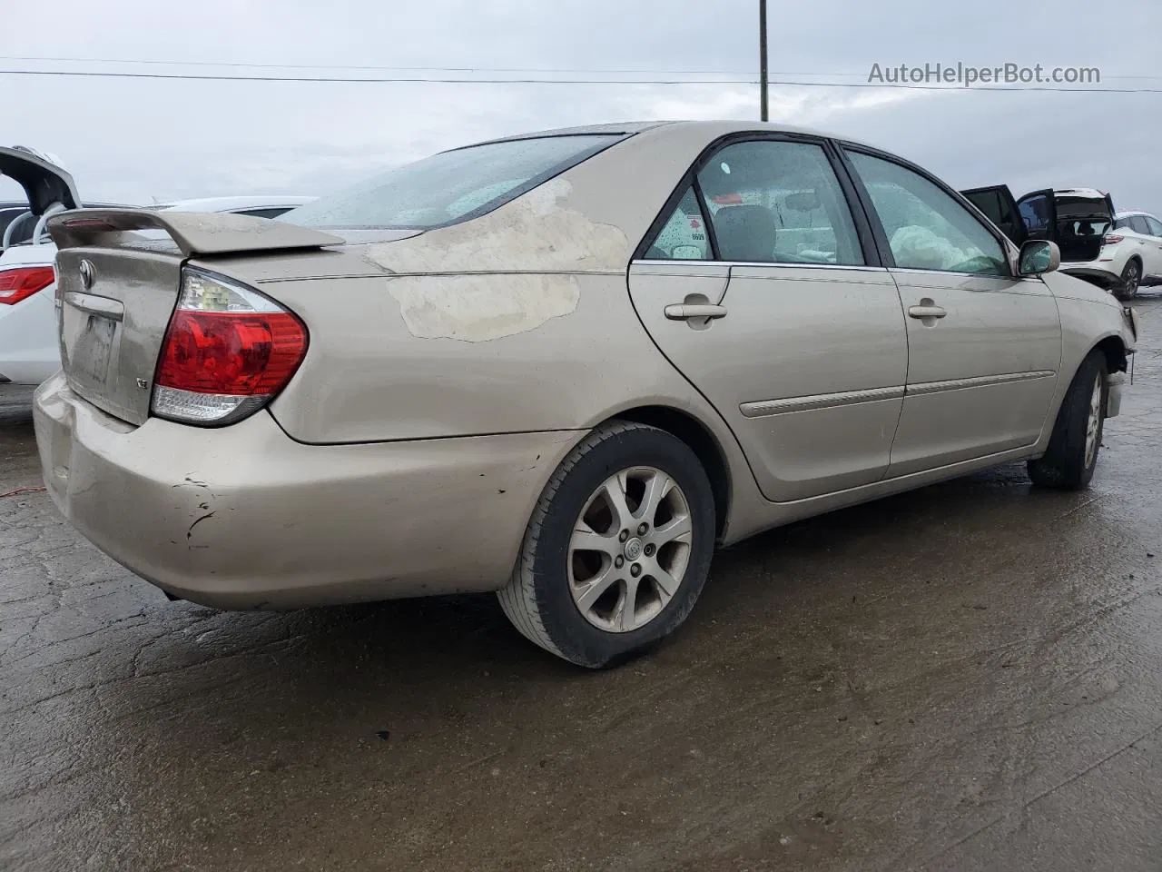 2005 Toyota Camry Le Золотой vin: 4T1BE32K05U004765