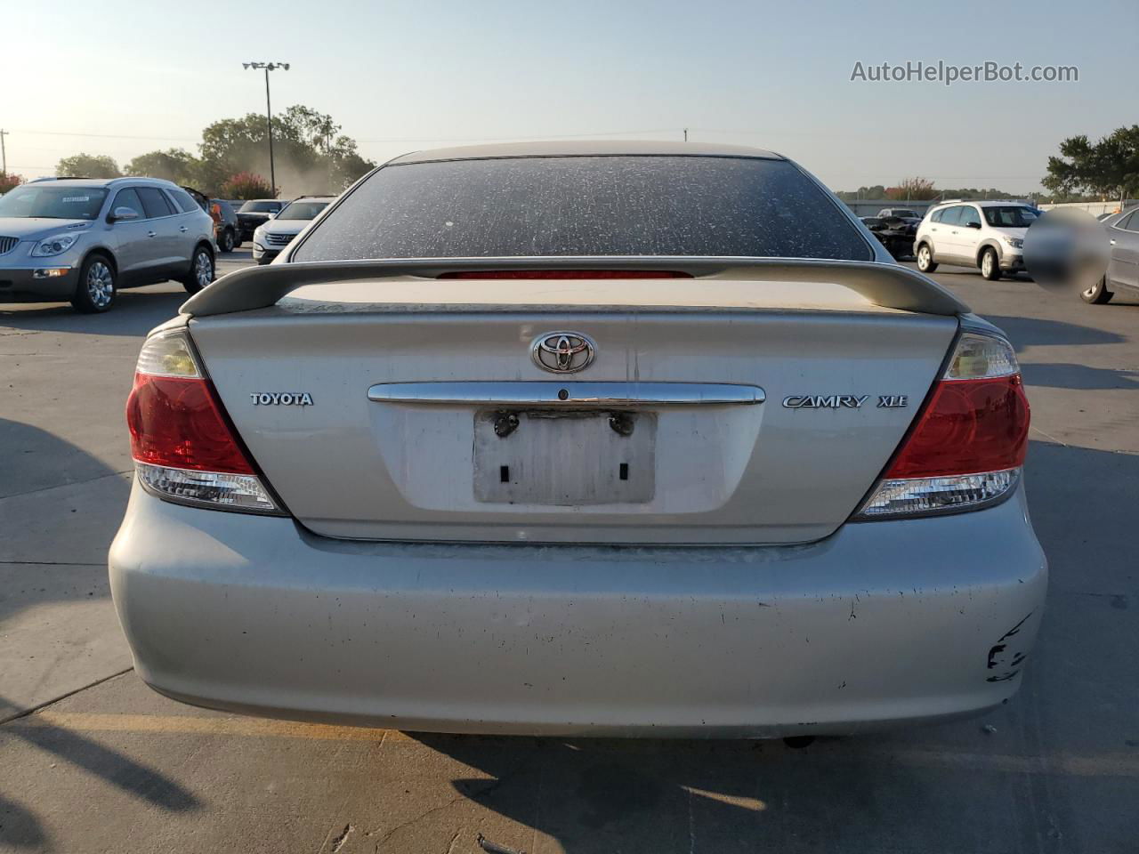 2005 Toyota Camry Le Silver vin: 4T1BE32K05U006239