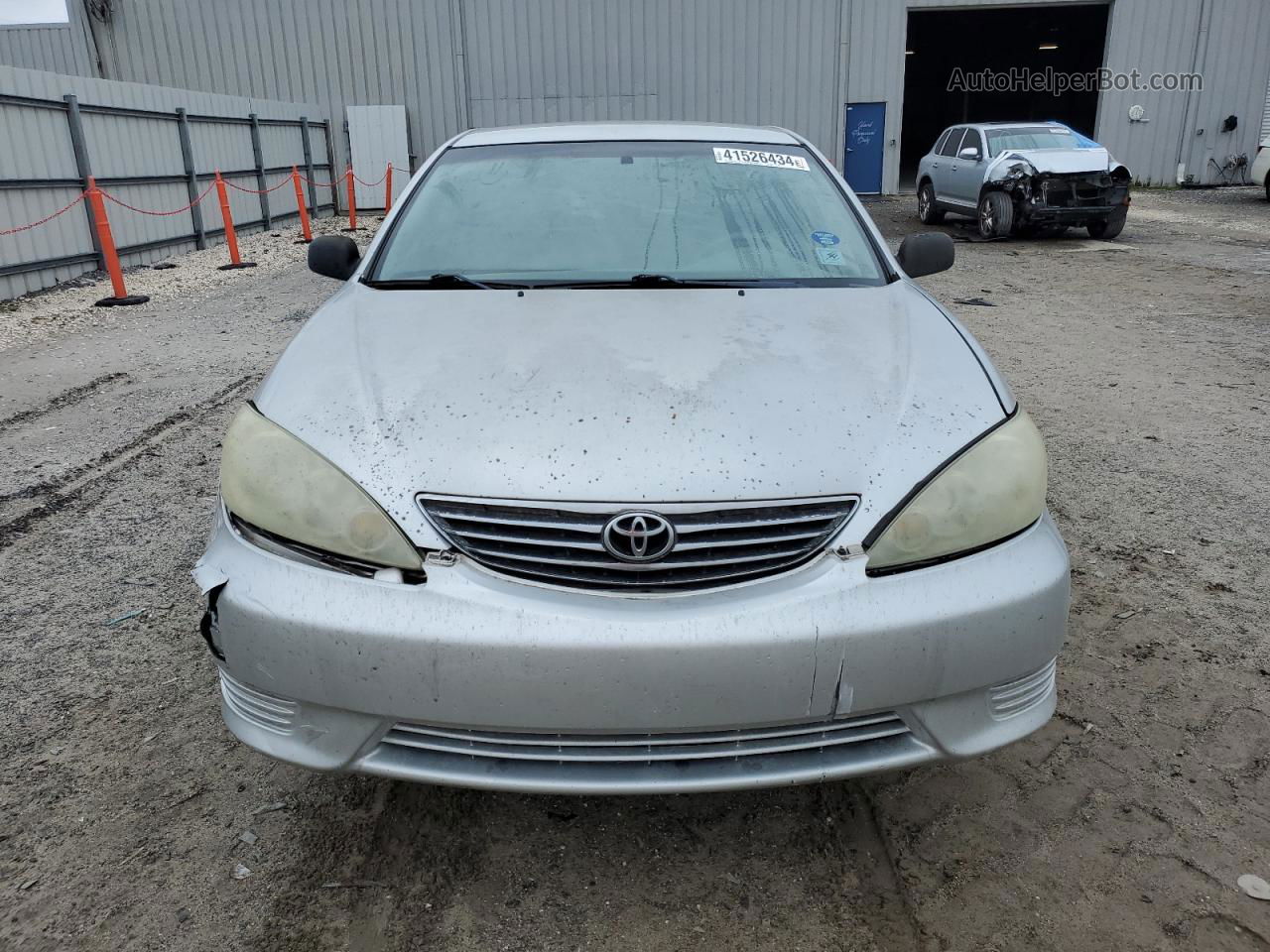 2005 Toyota Camry Le Silver vin: 4T1BE32K15U058611