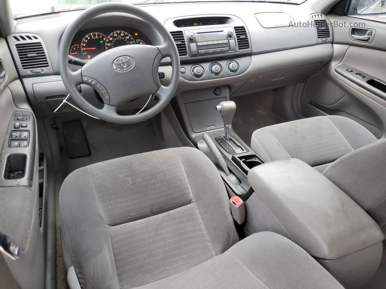 2005 Toyota Camry Le Silver vin: 4T1BE32K15U058611