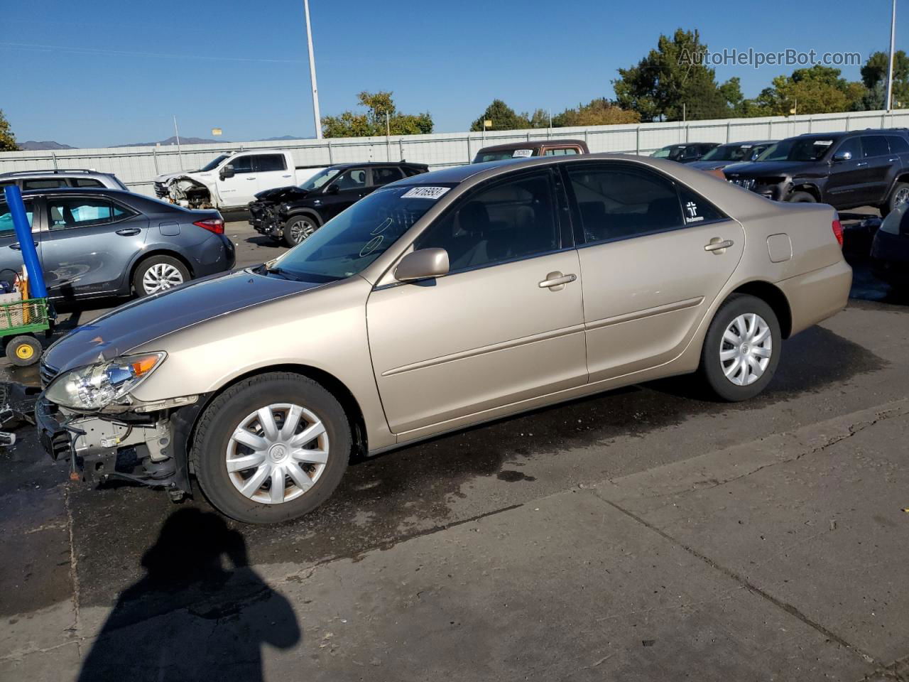 2005 Toyota Camry Le Золотой vin: 4T1BE32K15U087042