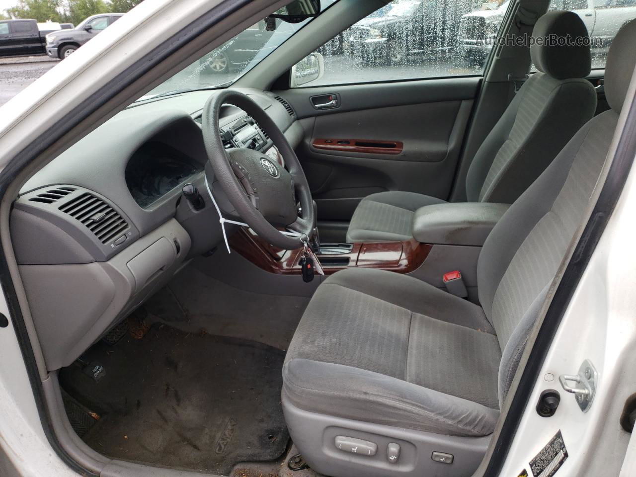 2005 Toyota Camry Le White vin: 4T1BE32K15U531911