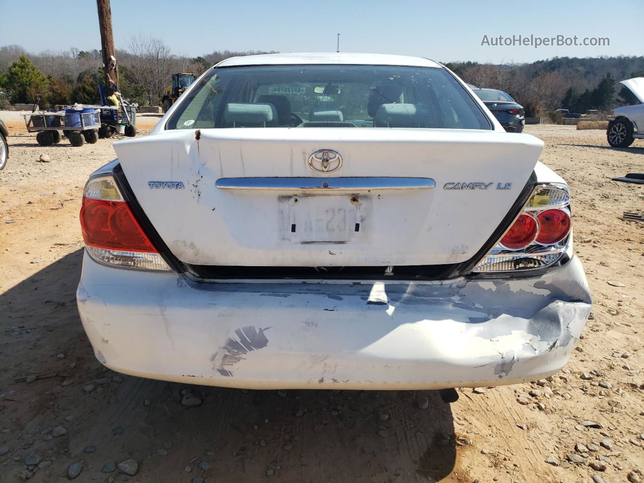 2005 Toyota Camry Le White vin: 4T1BE32K15U570563