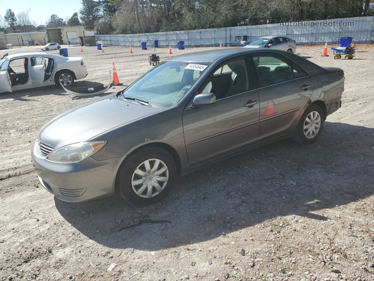 2005 Toyota Camry Le Charcoal vin: 4T1BE32K15U572720
