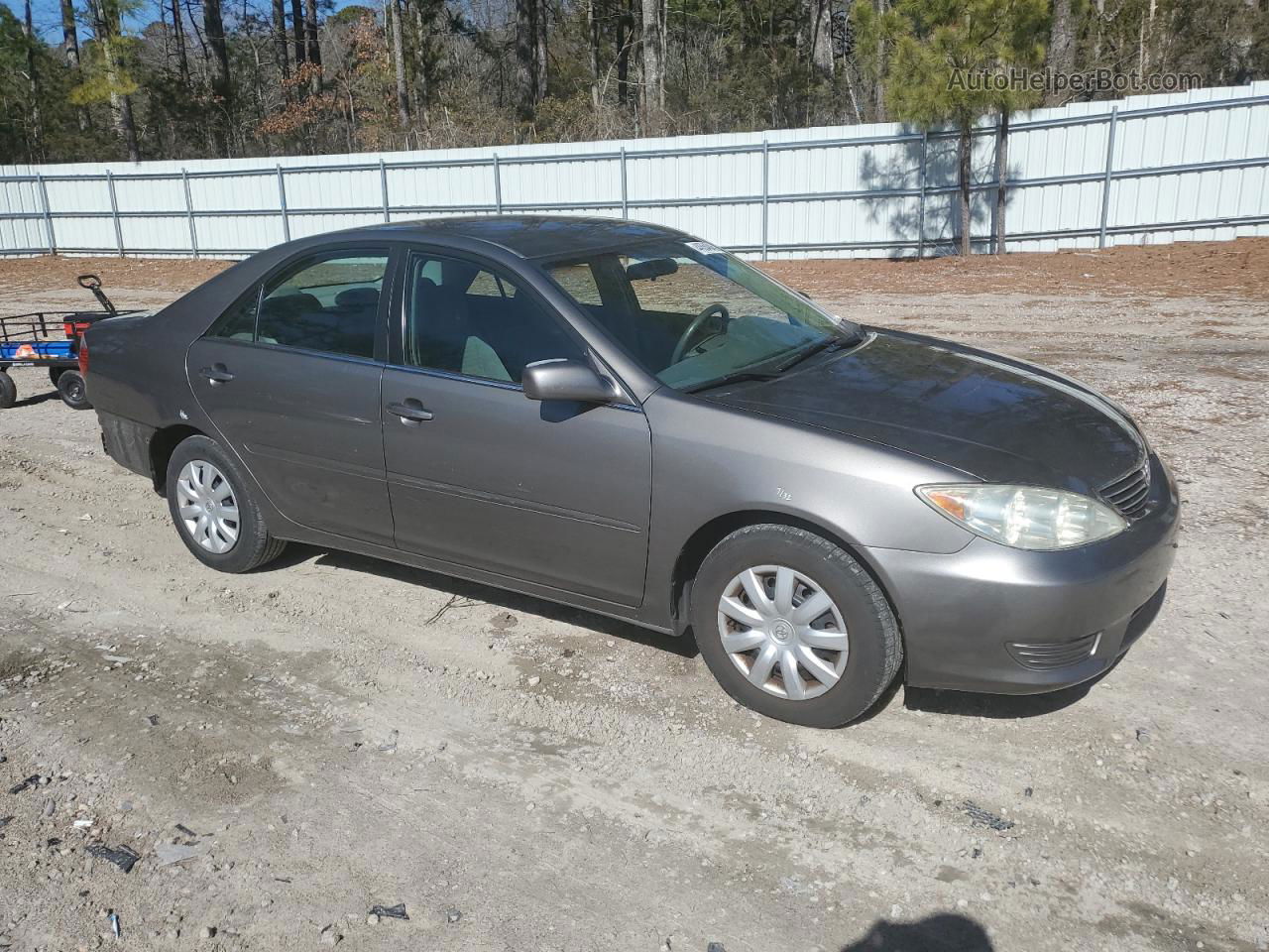 2005 Toyota Camry Le Charcoal vin: 4T1BE32K15U572720