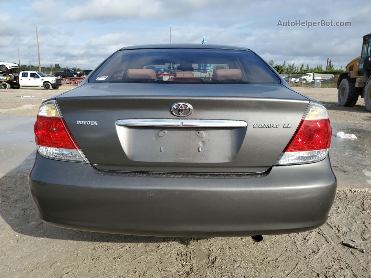 2005 Toyota Camry Le Charcoal vin: 4T1BE32K15U582146