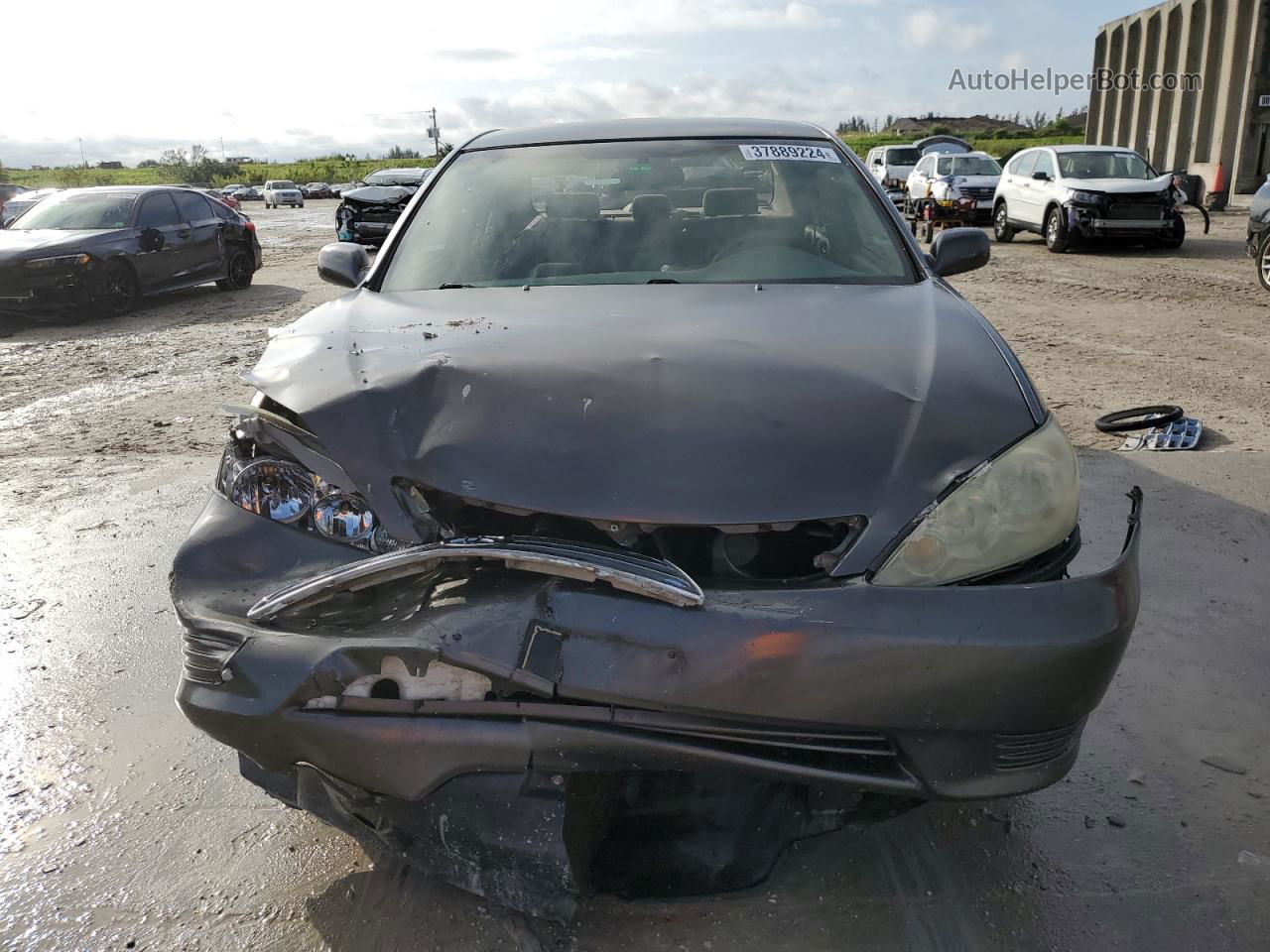 2005 Toyota Camry Le Charcoal vin: 4T1BE32K15U582146